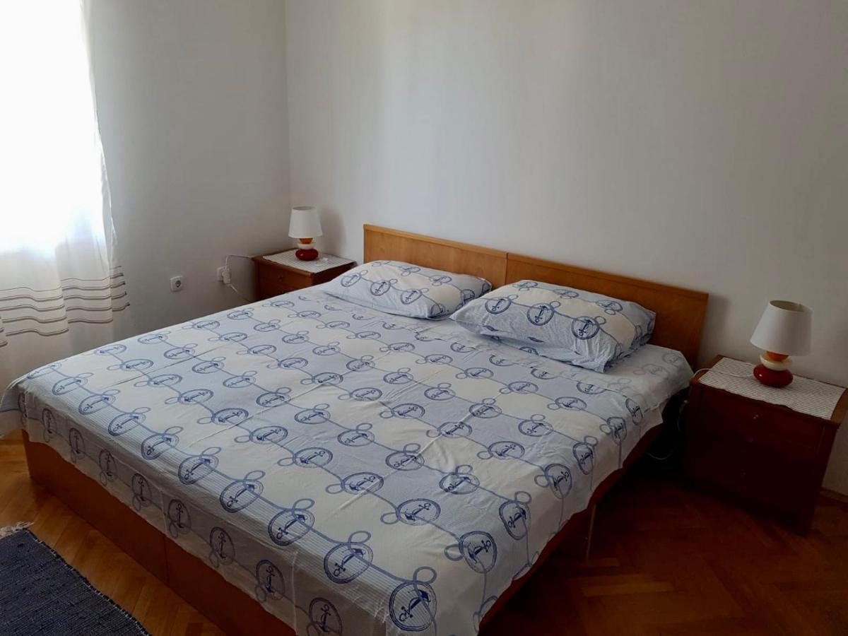 Apartmani Luka Zrnovo Exterior photo