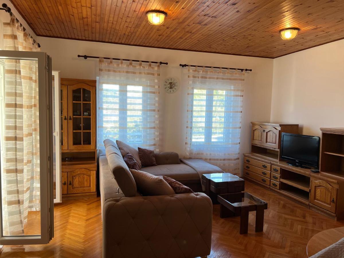 Apartmani Luka Zrnovo Exterior photo
