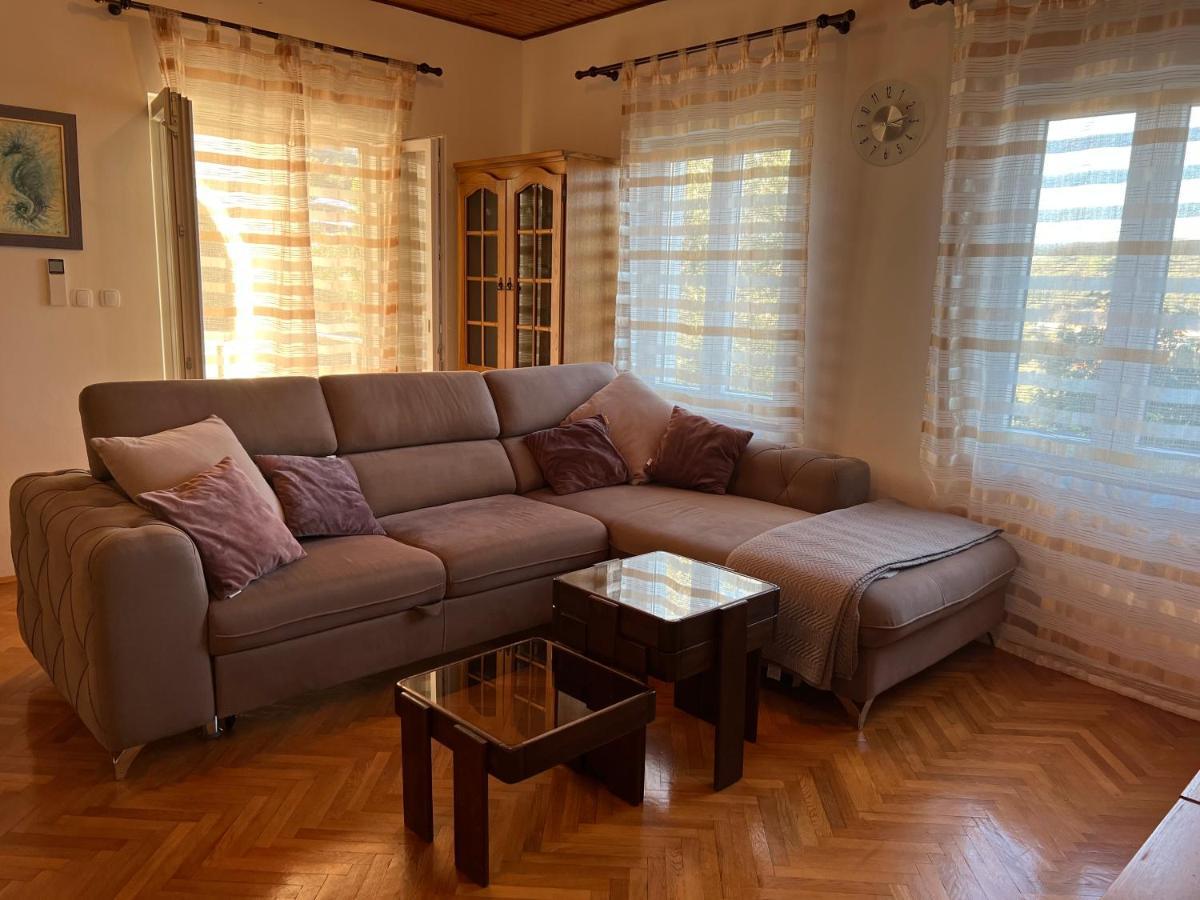 Apartmani Luka Zrnovo Exterior photo
