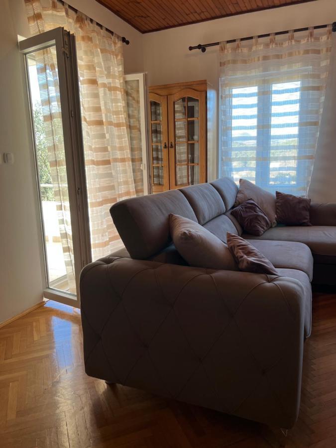 Apartmani Luka Zrnovo Exterior photo